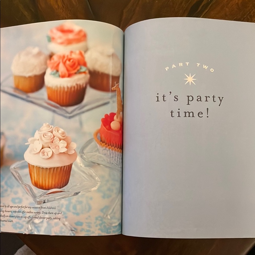 Emily Post's Party Planning Guide 🎈 - Picture 7 of 14